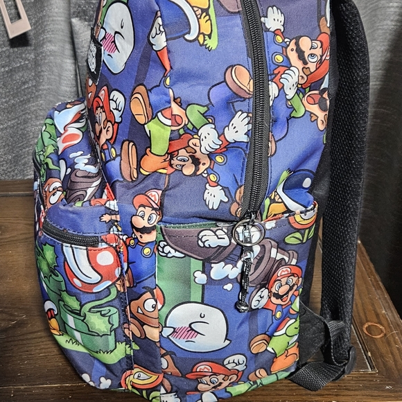 Super Mario backpack - Picture 5 of 7